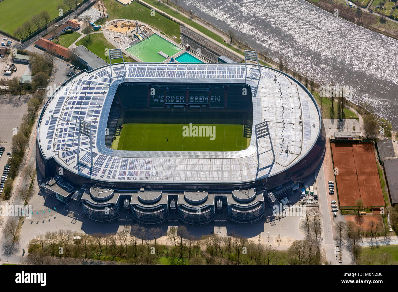 Weserstadion Werder Bremen GmbH & Co.KGaA, Fußball-Bundesliga club, Solardach, Stadion Fußballstadion auf der Weser, Luftaufnahmen, Stockfoto