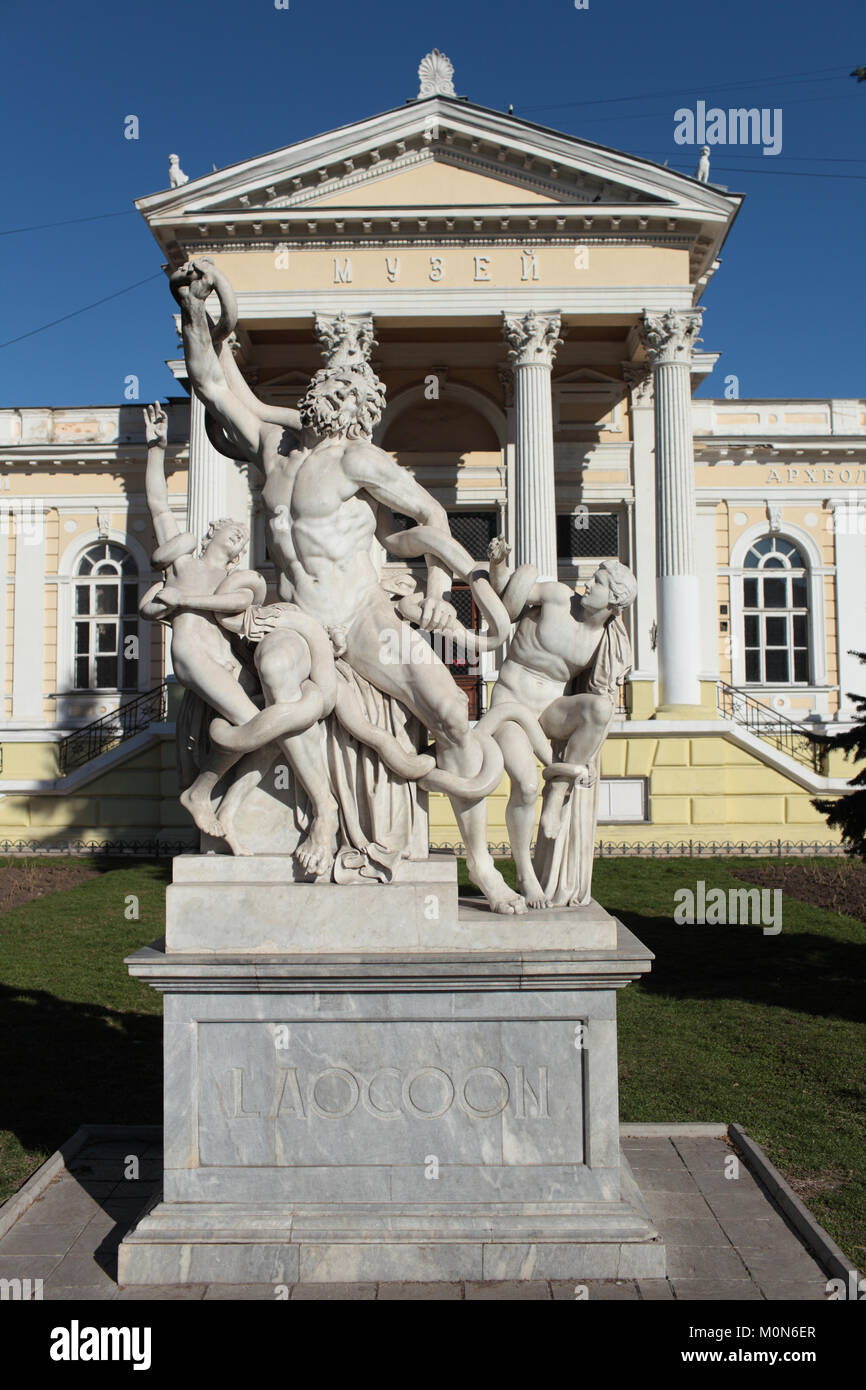 Odessa, Ukraine - 23. März 2015: Statue Laocoon und seine Söhne vor dem Archäologischen Museum. Stockfoto