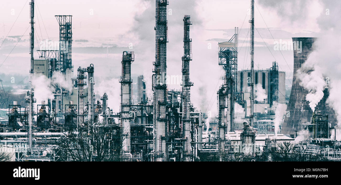 Anzeigen von INEOS Grangemouth Ölraffinerie in Schottland, Vereinigtes Königreich. Stockfoto