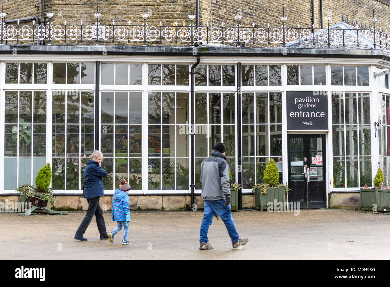 Der Pavillon Gärten in der Kurstadt Buxton (die höchste Stadt in England bei 1000 Fuß) im Peak District, Derbyshire. Stockfoto