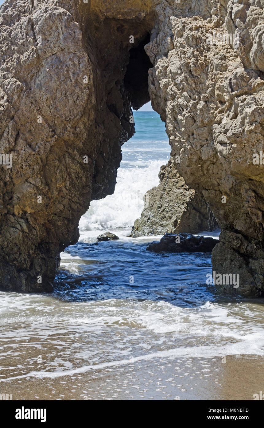 Geologische Formationen bei El Matador State Beach, Malibu, Kalifornien. Stockfoto