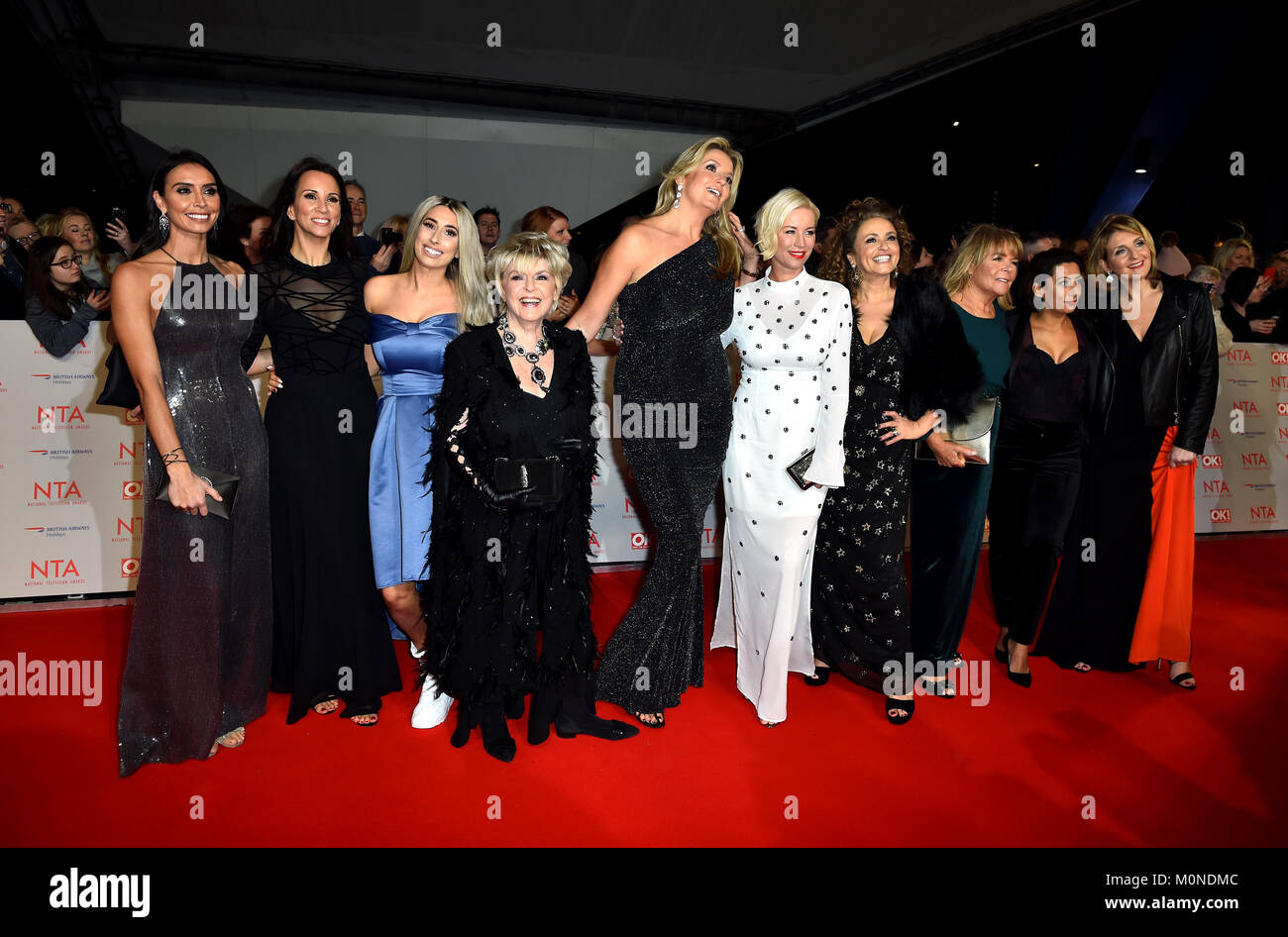 Lose Frauen (links-rechts) Christine Lampard, Andrea McLean, Stacey Salomo, Gloria Hunniford, Penny Lancaster, DENISE VAN OUTEN, Nadia Sawalha, Linda Robson, Saira Khan und Kaye Adams an der National Television Awards 2018 in der O2 Arena in London statt. Stockfoto