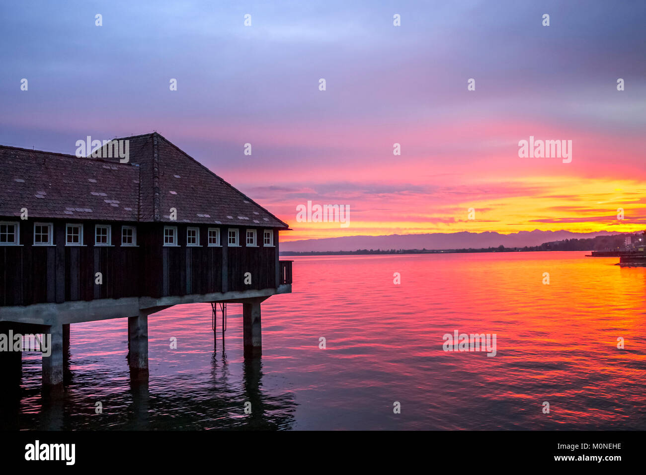Schweiz, Kanton St. Gallen, Bodensee, Rorschach, Baden Hütte bei Sonnenuntergang Stockfoto