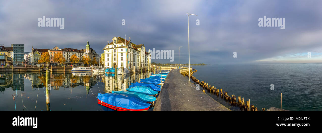 Schweiz, Kanton St. Gallen, Rorschach, dem Bodensee, Panoramablick auf Museum Kornhaus und Hafen Stockfoto