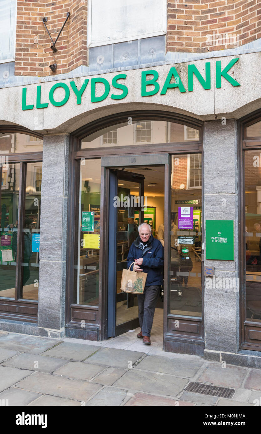 Zweig der Lloyds Bank in Chichester, West Sussex, England, UK. Lloyds Bank portrait. Stockfoto