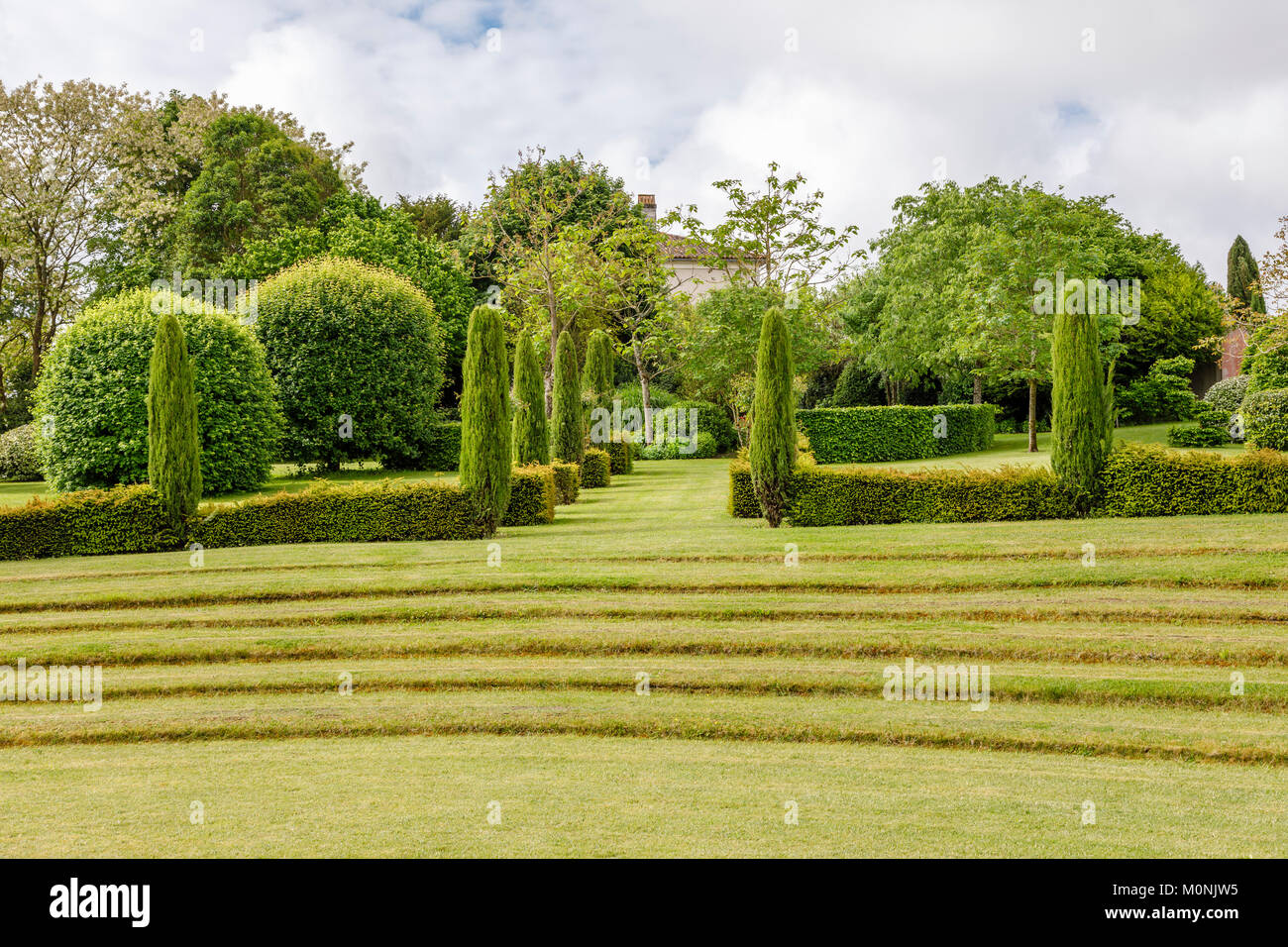 Théâtre de Verdure (grün Theater) in den Gärten von Les Jardins du Chaigne, Touzac, Grande Champagne Hills Region, Nouvelle Aquitaine, SW-Frankreich Stockfoto