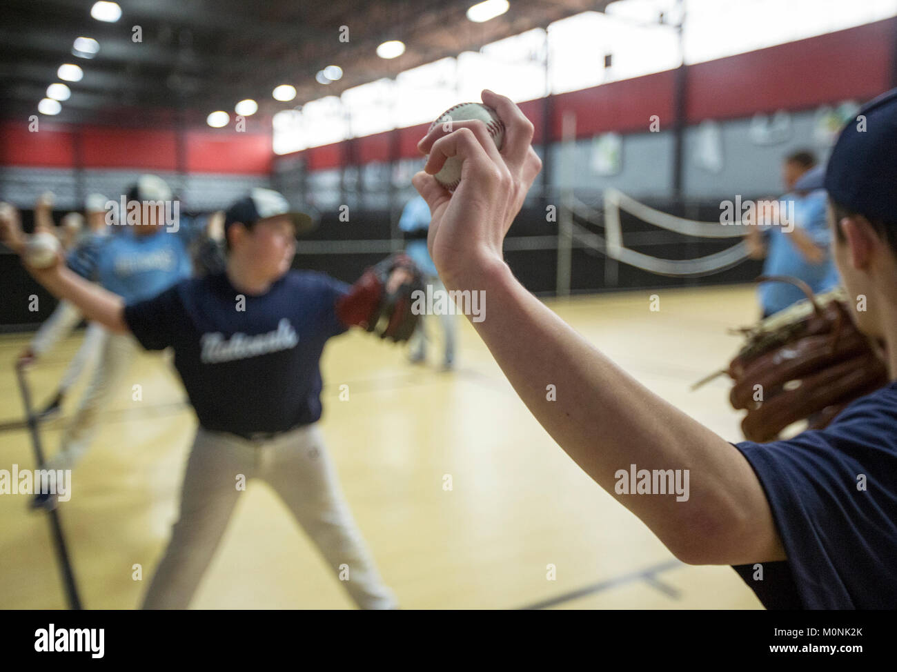 Krüge Ausbildung bei einem Indoor Training Service in New Jersey Stockfoto