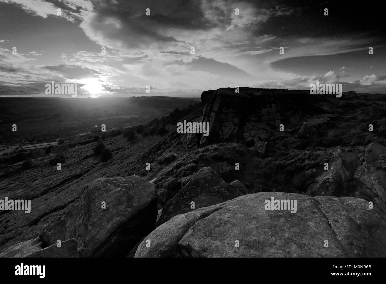 Sonnenuntergang auf curbar Kante, Nationalpark Peak District, Derbyshire, England, Großbritannien Stockfoto