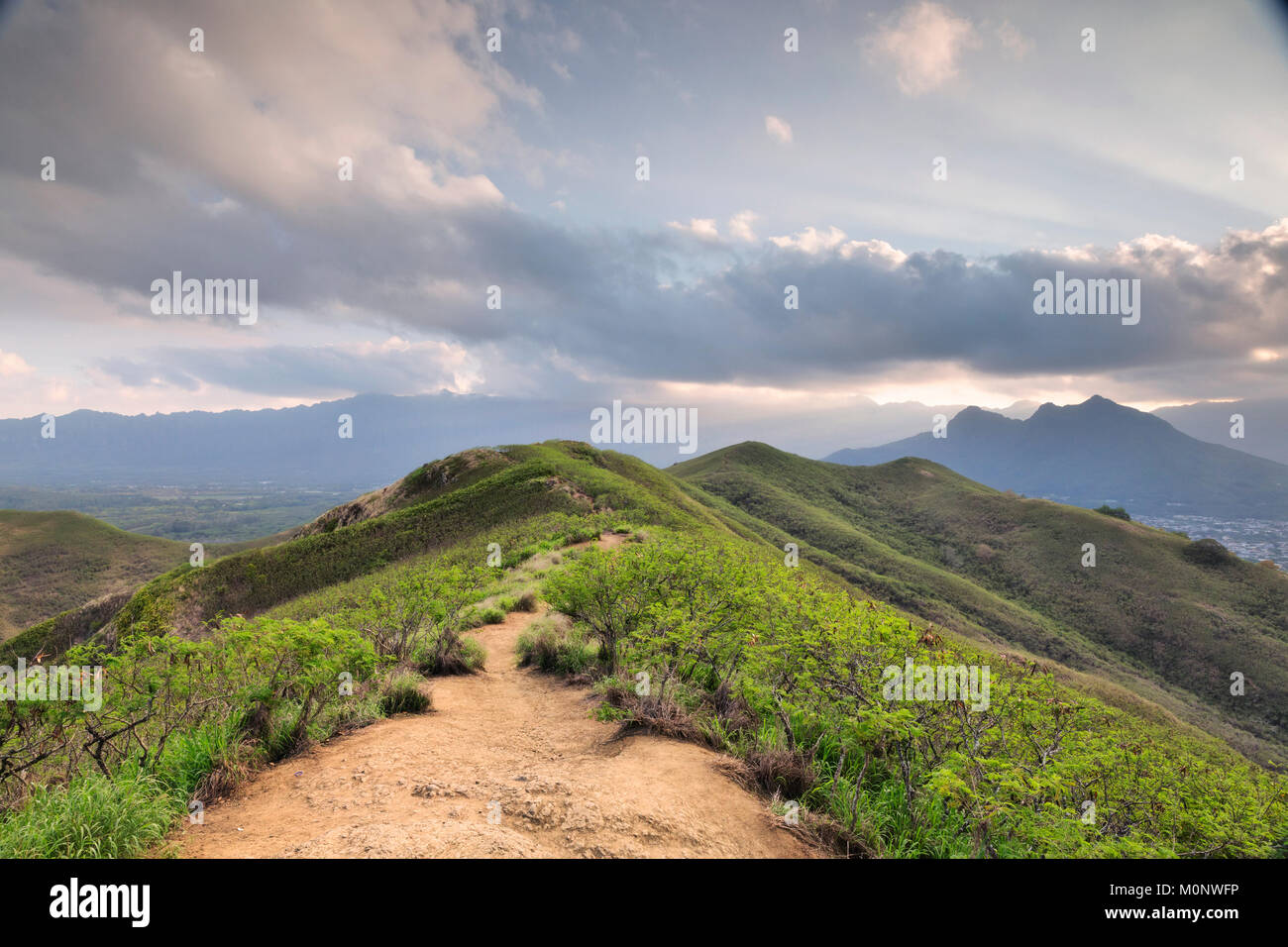 Lanikai Pillbox Wanderung auf Kaiwa Ridge Trail in Oahu, Hawaii Stockfoto