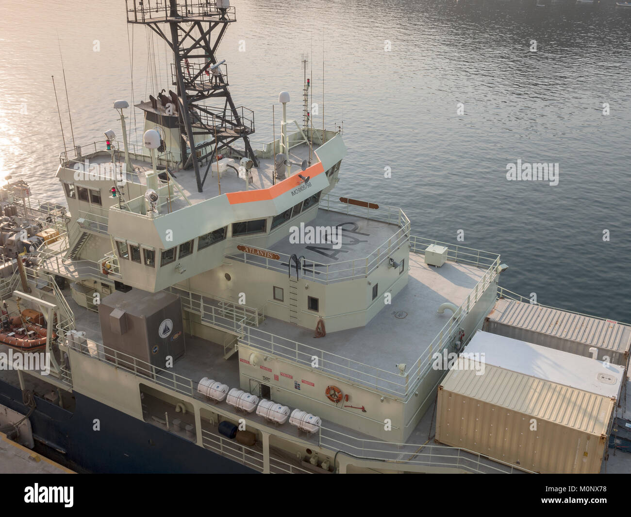 Woods Hole Oceanographic Institut betreibt Forschung Schiff Atlantis im Besitz der US-Marine im Hafen von Manzanillo, Mexiko Stockfoto