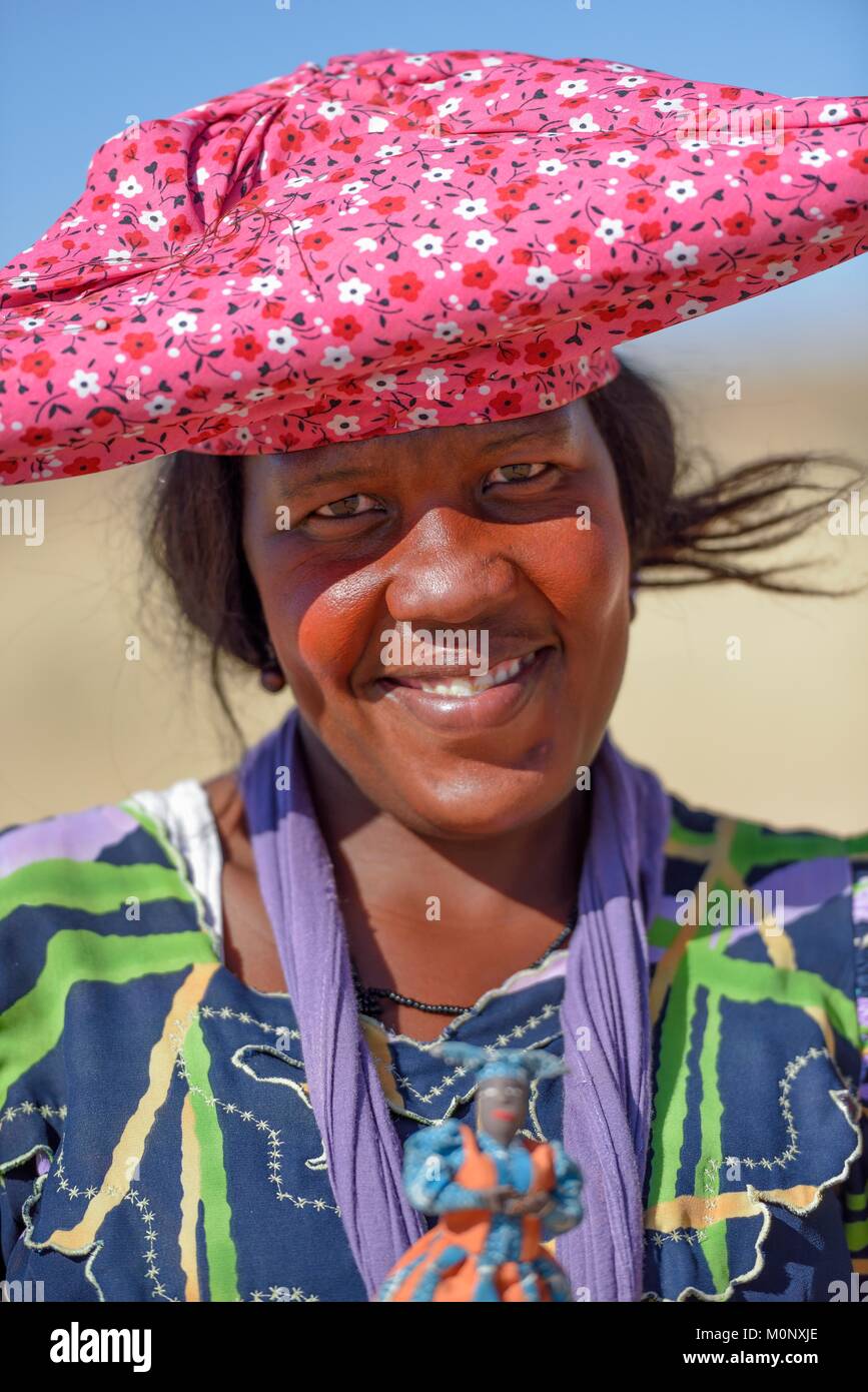 Porträt einer Frau, die in der Nähe von Kovalam Herero, Kunene Region, Namibia Stockfoto