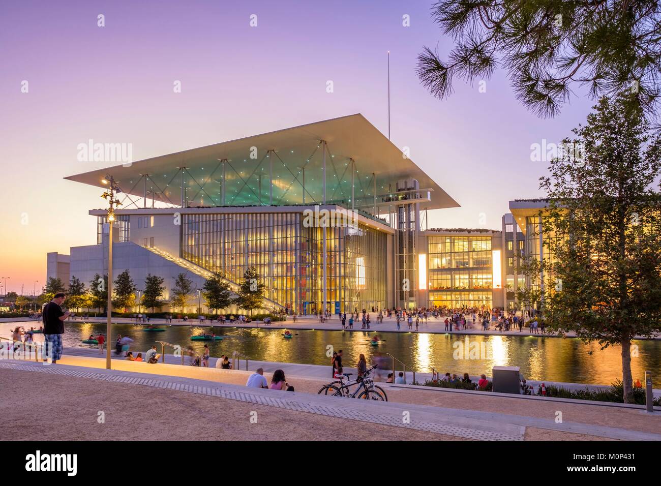 Griechenland, Athen, Paleo Faliro, SNFCC (Stavros Niarchos Foundation Cultural Center), vom Architekten Renzo Piano entworfen, in 2016 abgeschlossen und an den Griechischen Staat im Jahr 2017 spendete, komplex, neue Einrichtungen für die Nationalbibliothek und die National Opera enthält Stockfoto