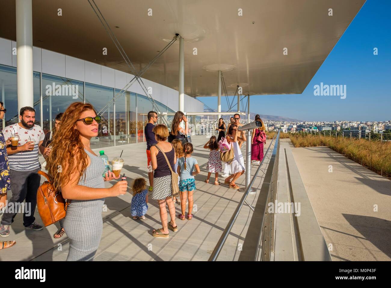Griechenland, Athen, Paleo Faliro, SNFCC (Stavros Niarchos Foundation Cultural Center), vom Architekten Renzo Piano entworfen, in 2016 abgeschlossen und an den Griechischen Staat im Jahr 2017 spendete, komplex, neue Einrichtungen für die Nationalbibliothek und die National Opera enthält Stockfoto