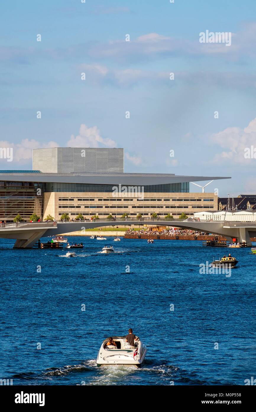 Dänemark, Seeland, Kopenhagen, der Inderhavnen Kanal und Oper Stockfoto