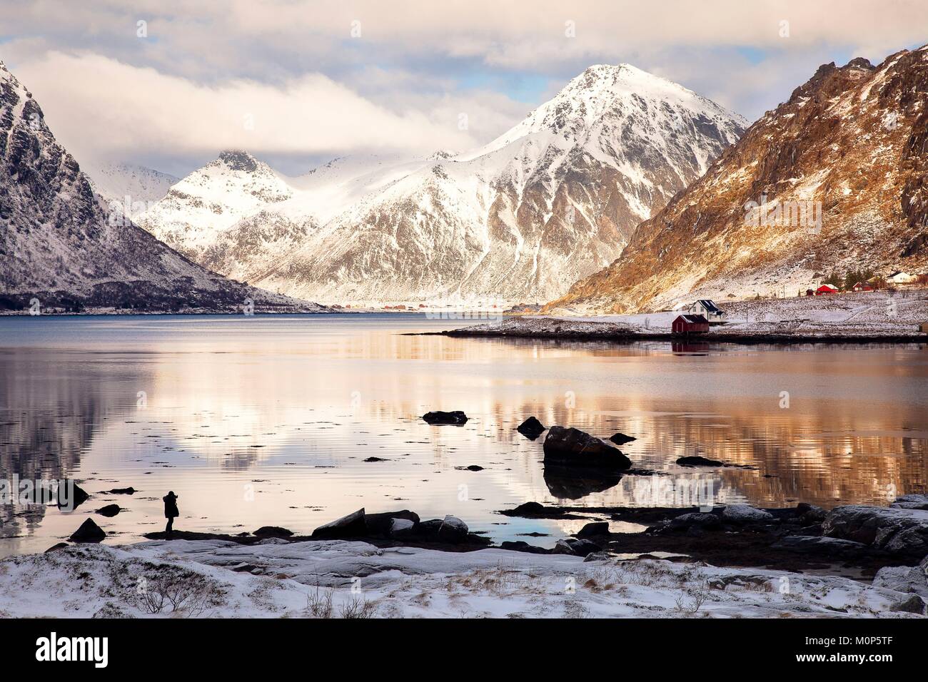 Norwegen, Nordland, Lofoten, Flakstad Fjord Stockfoto
