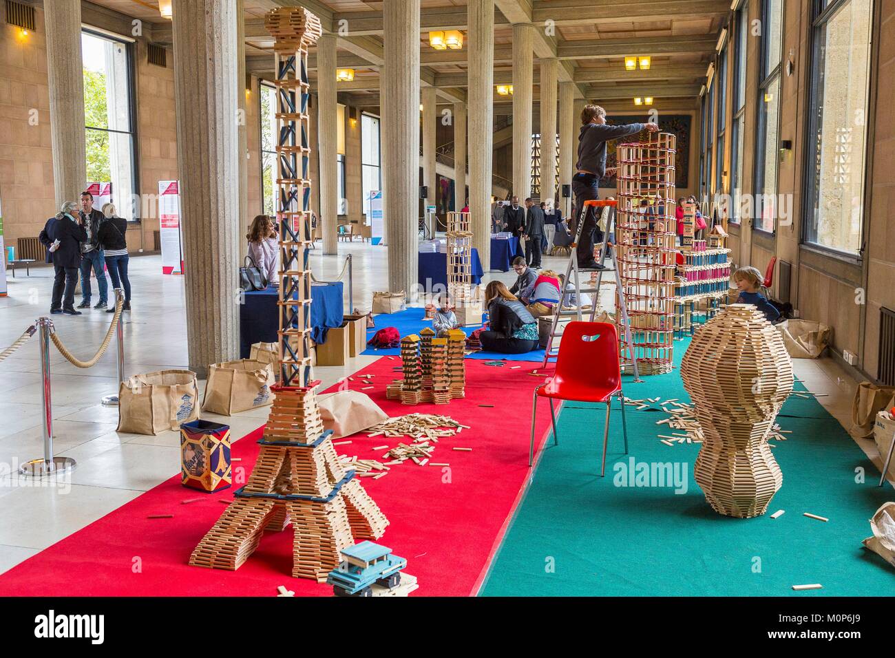 Frankreich, Paris, Tag des Denkmals 2017, das Palais d'Iena vom Architekten Auguste Perret 1937 entworfen, einem kreativen Workshop in Kapla, Sitz der Wirtschafts- und Sozialrat Stockfoto