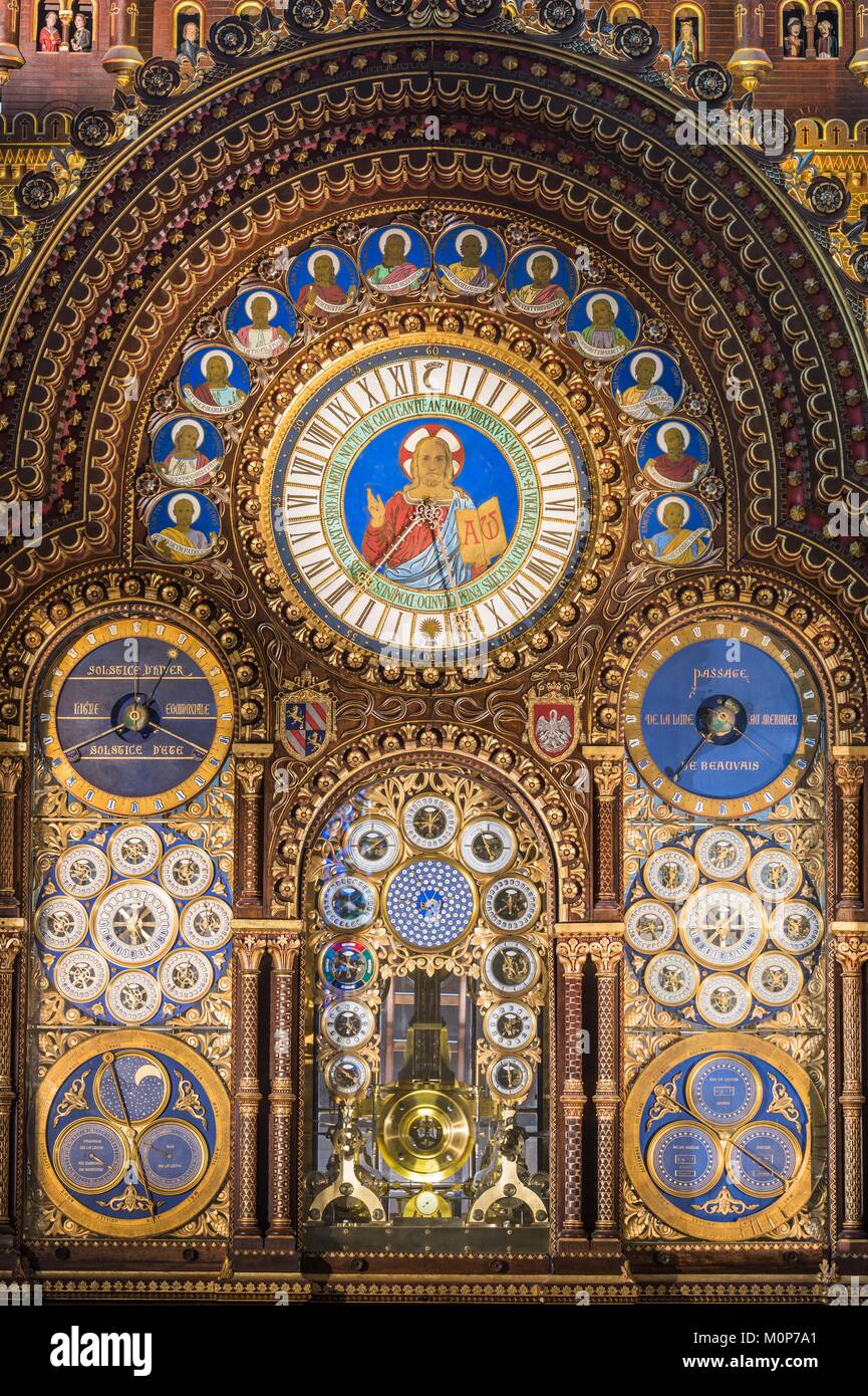 Frankreich, Paris, Beauvais, der Kathedrale Saint-Pierre in Beauvais zwischen dem 13. und 16. Jahrhundert hat die höchste Chor der Welt (48,5 m), die Astronomische Uhr im neunzehnten Jahrhundert Stockfoto