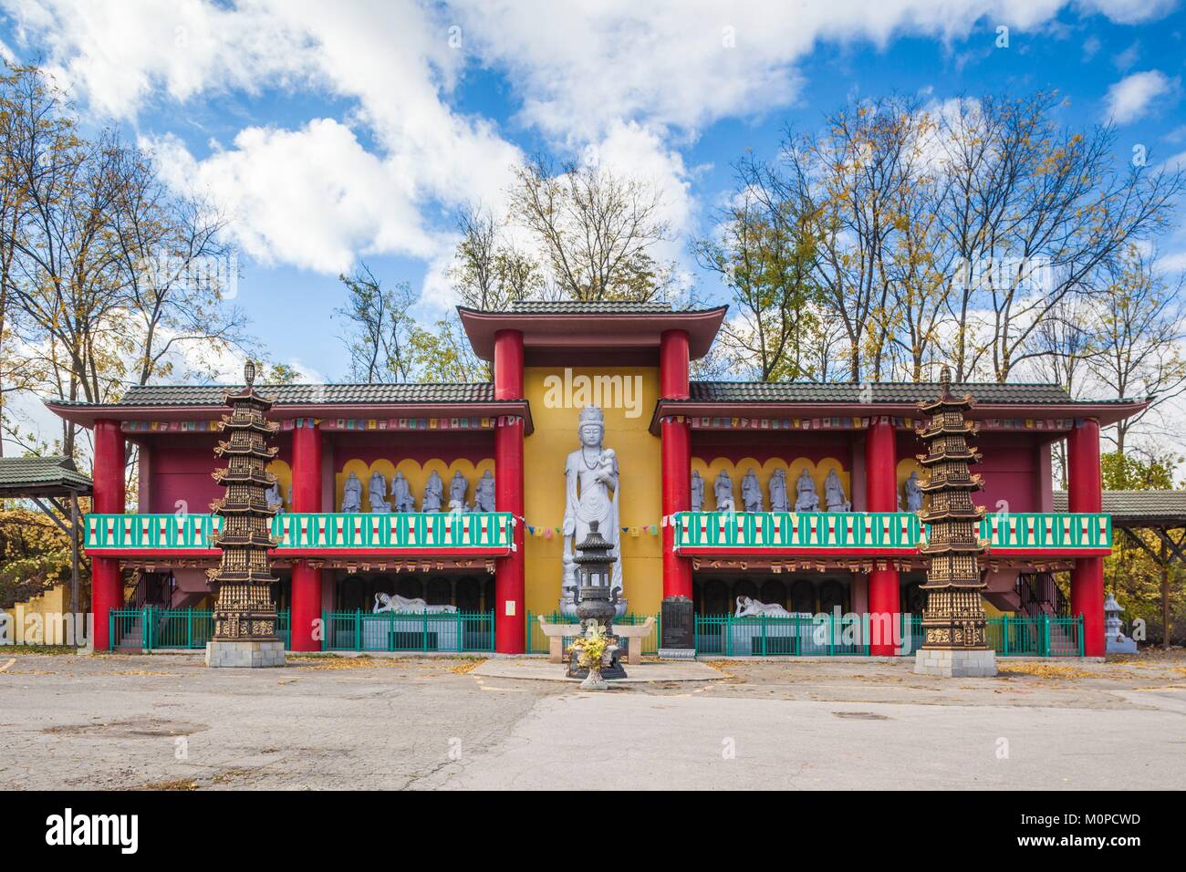 Kanada, Ontario, Niagara Falls, Zehntausend Buddhas, Sarira Stupa, buddhistische Tempel Stockfoto