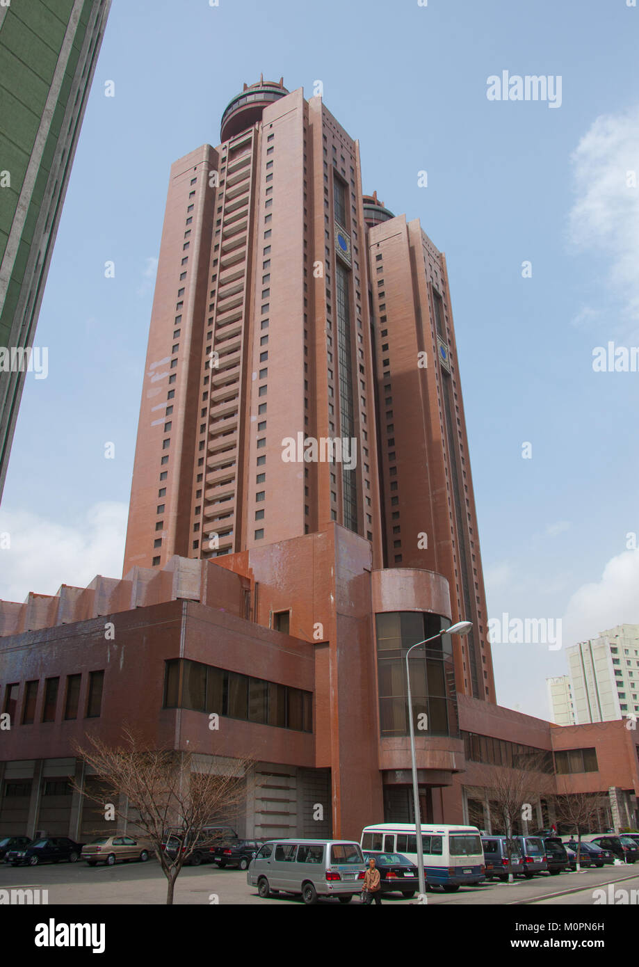 Low Angle View von Koryo hotel, Pyongan Provinz, Pyongyang, Nordkorea Stockfoto