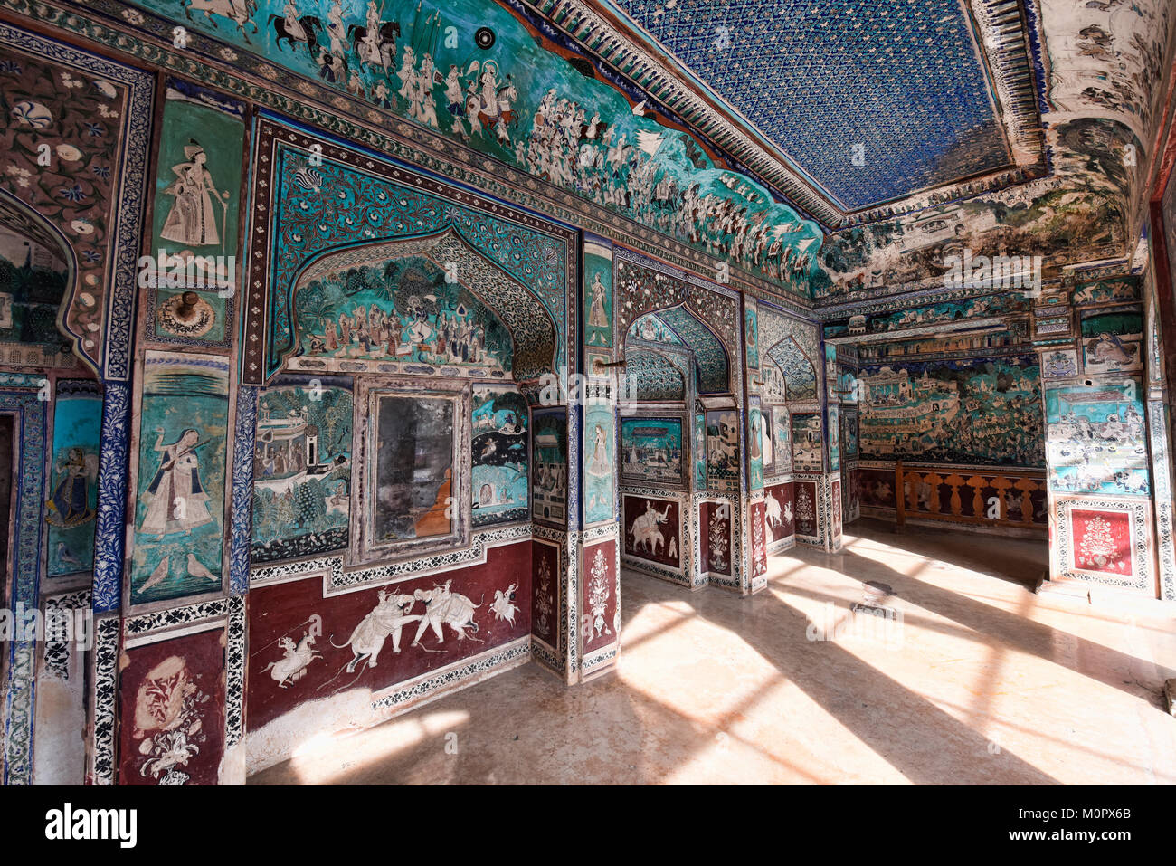 Alte Fresken in der Galerie Chitrashala in Bundi Palace, Rajasthan, Indien Stockfoto