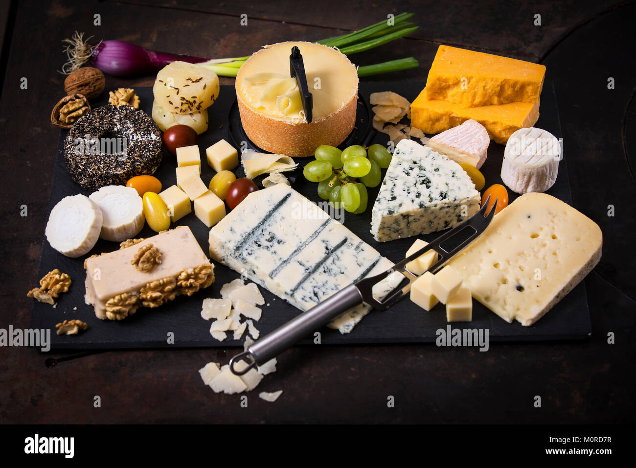 Käseplatte, Cheddar, Tête de Moine, Gorgonzola, Ziegenkäse, Schafskäse ...