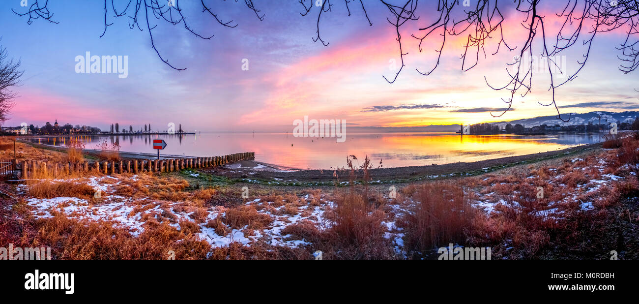 Schweiz, Thurgau, Bodensee, Romanshorn im Winter bei Sonnenuntergang Stockfoto