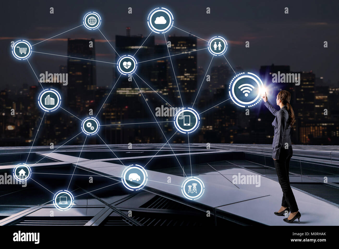 Junge Frau und Kommunikation netzwerk konzept. Internet der Dinge. Smart City. Digitale Transformation. 3D-Rendering. abstract mixed Media. Stockfoto