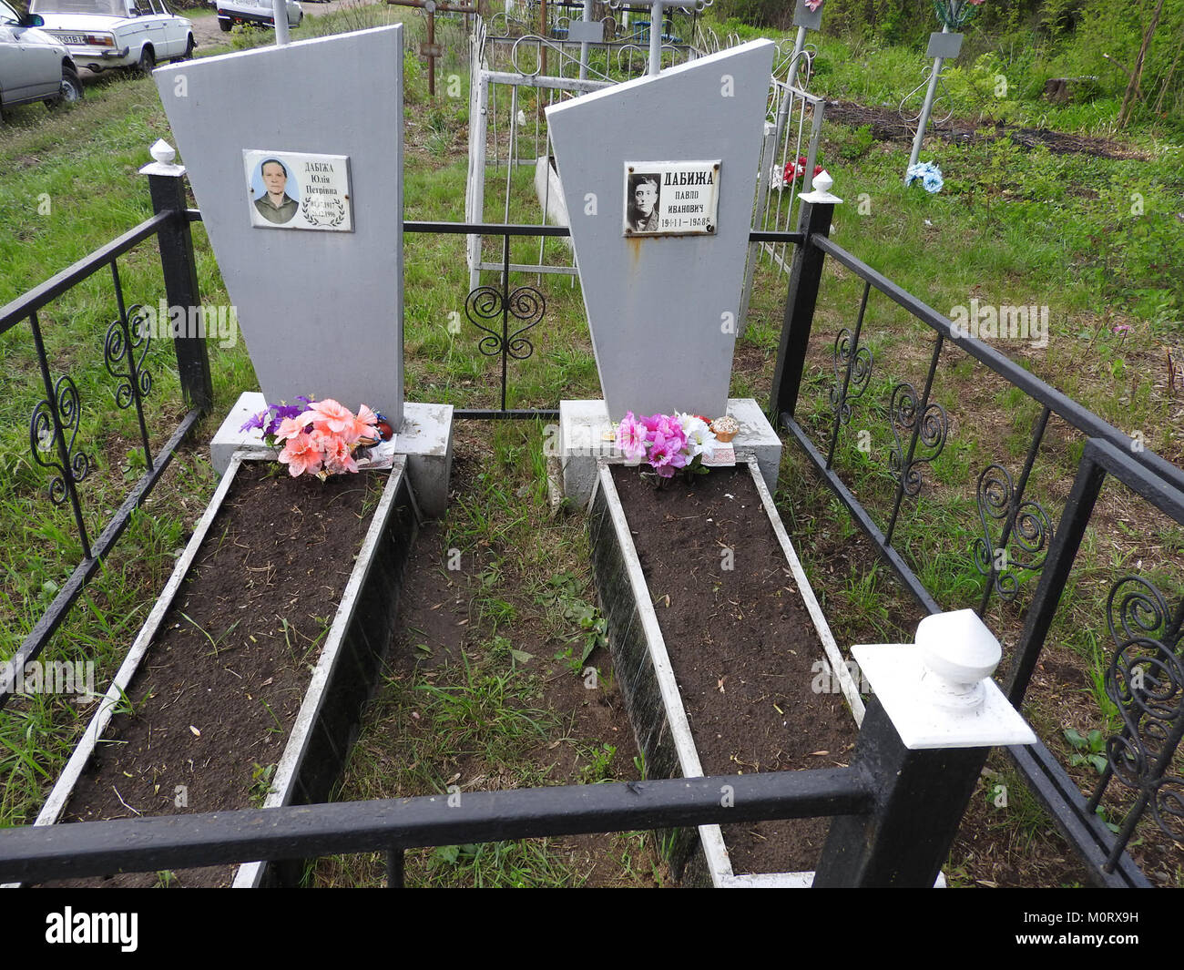 Der Friedhof in Bilyliwka in der Ukraine ist ein Ort von historischer Bedeutung und diente im Laufe der Jahre als letzte Ruhestätte für viele Menschen. Es ist bekannt für seine feierliche Atmosphäre und kulturelle Bedeutung für die lokale Gemeinde. Stockfoto