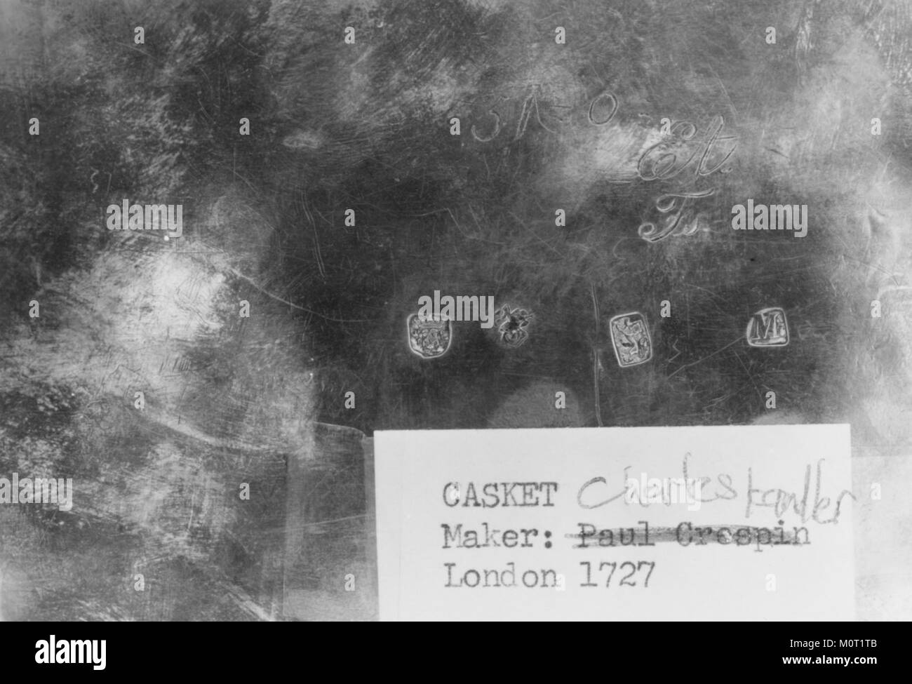 Diese Schatulle aus dem Jahr 1936 ist Teil der Sammlung des Metropolitan Museum of Art Die Schatulle ist bekannt für ihr kompliziertes Design und ihre Handwerkskunst, die Kunst aus dem frühen 20. Jahrhundert repräsentiert. Seine detaillierte Kunstfertigkeit macht es zu einem wichtigen historischen Objekt. Stockfoto