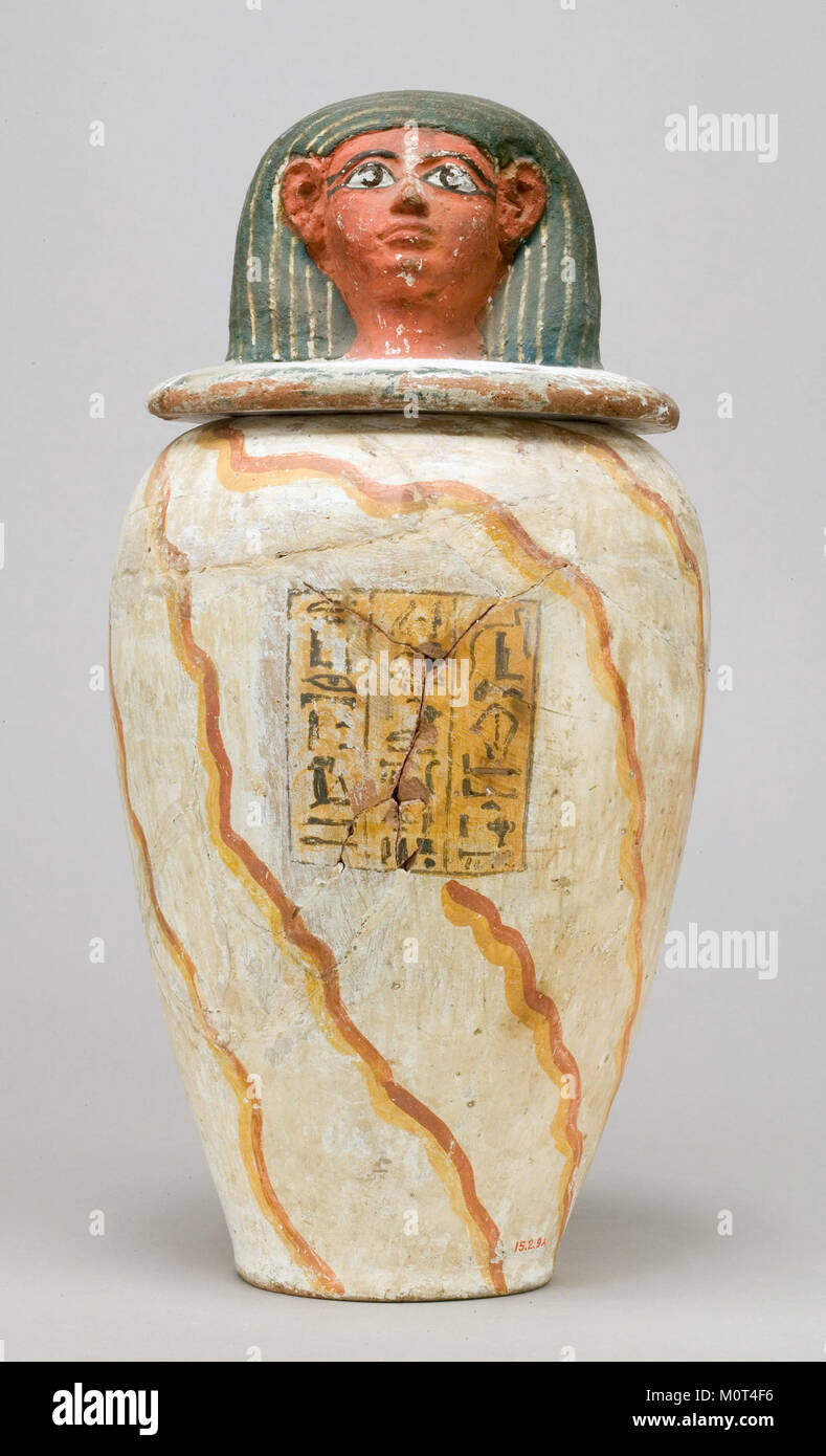 Dieses Bild zeigt ein Kanopenglas aus dem Grab des Pharao Teti aus dem Alten Reich von Egyptâ, das zur Aufbewahrung der inneren Organe der KingÂ während der Mumifizierung diente. Stockfoto