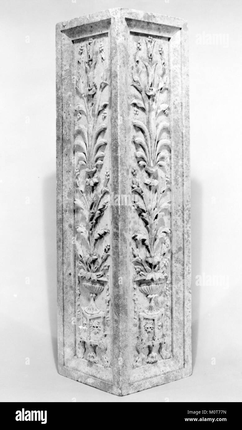 Cantoria, ein italienisches Renaissance-Kunstwerk aus dem Metropolitan Museum of Art, zeigt eine Chorszene mit komplizierten Details, die die künstlerischen und religiösen Themen dieser Zeit widerspiegeln. Stockfoto