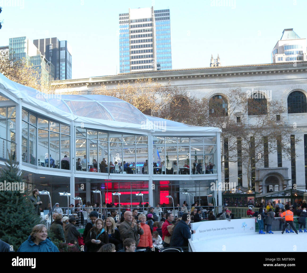 Celsius Bryant Park bezeichnet einen Ort oder eine Veranstaltung, die mit dem Bryant Park in New York City verbunden ist und für seine kulturelle oder historische Bedeutung bekannt ist. Stockfoto