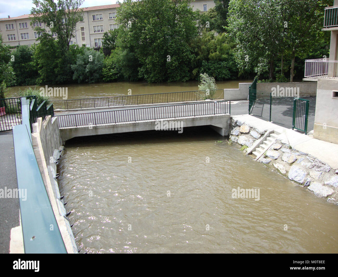 Castres (Tarn, Fr) Zusammenfluss Durenque et Agout Stockfoto