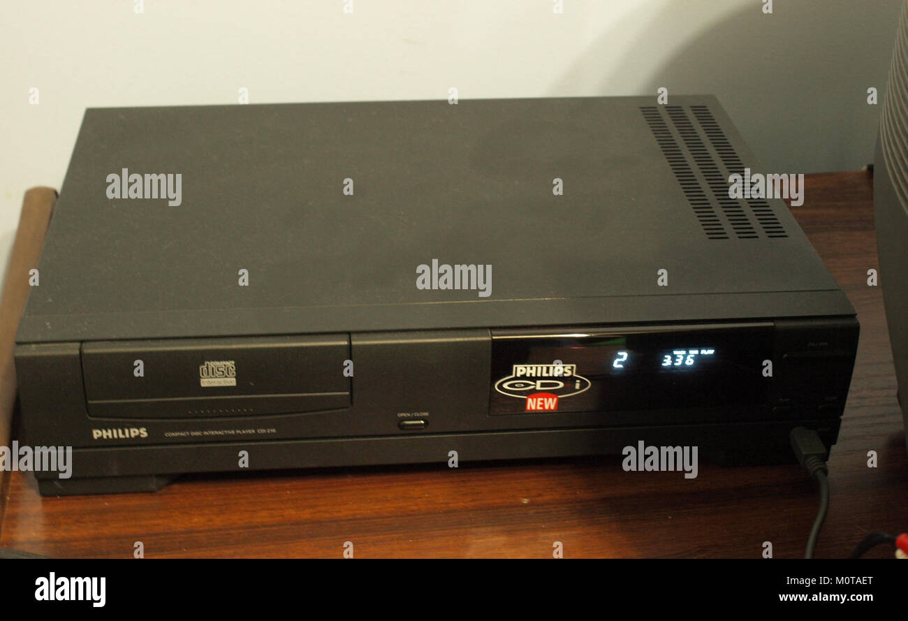 Das CD-i 210 ist ein Gerät, das als CD-Player zum Philips CD-i-System verwendet wird. Dieses Bild verdeutlicht die Funktion der deviceâ und ihre Rolle bei der Entwicklung der digitalen Medientechnologie während ihrer Ära. Stockfoto