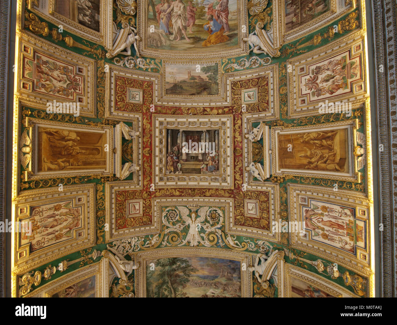 Foto eines Deckenfreskos mit dem Titel „Manna Ecce Homo“ in den Vatikanischen Museen, das die biblische Szene des Mannas aus dem Himmel veranschaulicht. Stockfoto