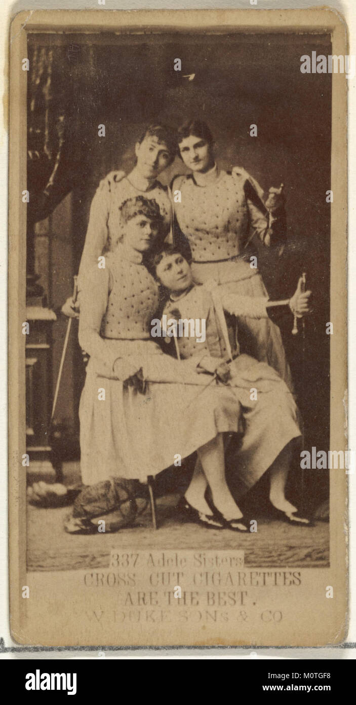Diese Sammlerkarte zeigt die Adele Sisters, Teil einer Serie, die Cross Cut Zigaretten fördert. Die Serie zeigt Schauspieler und Schauspielerinnen aus dem frühen 20. Jahrhundert und zeigt die Popularität solcher Werbeartikel in der Ära. Stockfoto