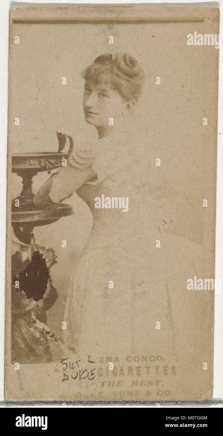Diese Karte, Teil der Schauspielerserie von Duke Sons & Co. Im frühen 20. Jahrhundert, zeigt die Schauspielerin Lena Congo. Die Serie wurde entwickelt, um Cross Cut Zigaretten zu fördern und bekannte Persönlichkeiten aus Film und Unterhaltung zu zeigen. Stockfoto