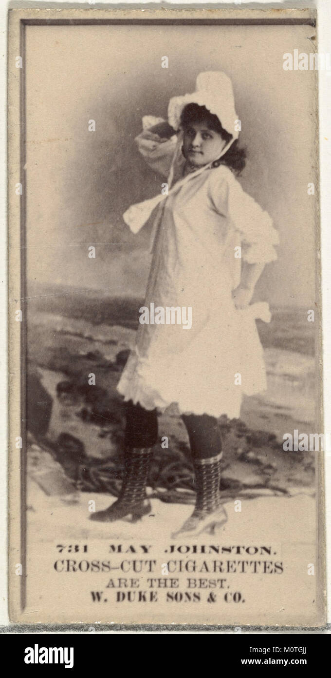 Diese Vintage-Zigarettenkarte zeigt May Johnston aus der Actors and Actress Series (N145-3), die von Duke Sons & Co. Herausgegeben wurde, um Cross Cut Zigaretten zu fördern. Die Karte enthält ein Bild von Johnston, das ihre Rolle in der Reihe von Werbeartikeln für die Marke während des frühen 20. Jahrhunderts unterstreicht. Stockfoto
