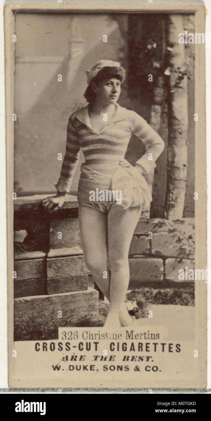 Eine Zigarettenkarte aus der Schauspielerserie mit Christine Mertins. Die Karte wurde von Duke Sons & Co. Herausgegeben, um Cross Cut Cigarettes zu fördern, eine beliebte Marke im frühen 20. Jahrhundert. Stockfoto
