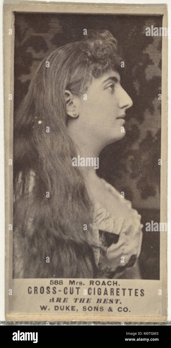 Karte Nummer 588 zeigt Mrs. Roach aus der Serie „Schauspieler und Schauspielerinnen“ von Duke Sons & Co. Diese Karte wurde Anfang des 20. Jahrhunderts ausgestellt, um Cross Cut Zigaretten zu fördern. Stockfoto