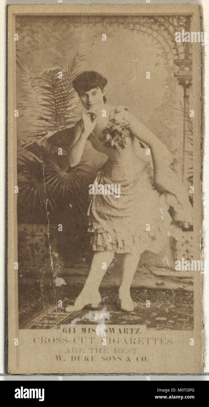 Diese Karte aus der Schauspielerserie zeigt Miss Schwartz und wurde von Duke Sons & Co. Im Rahmen einer Werbekampagne für Cross Cut Zigaretten im frühen 20. Jahrhundert herausgegeben. Stockfoto