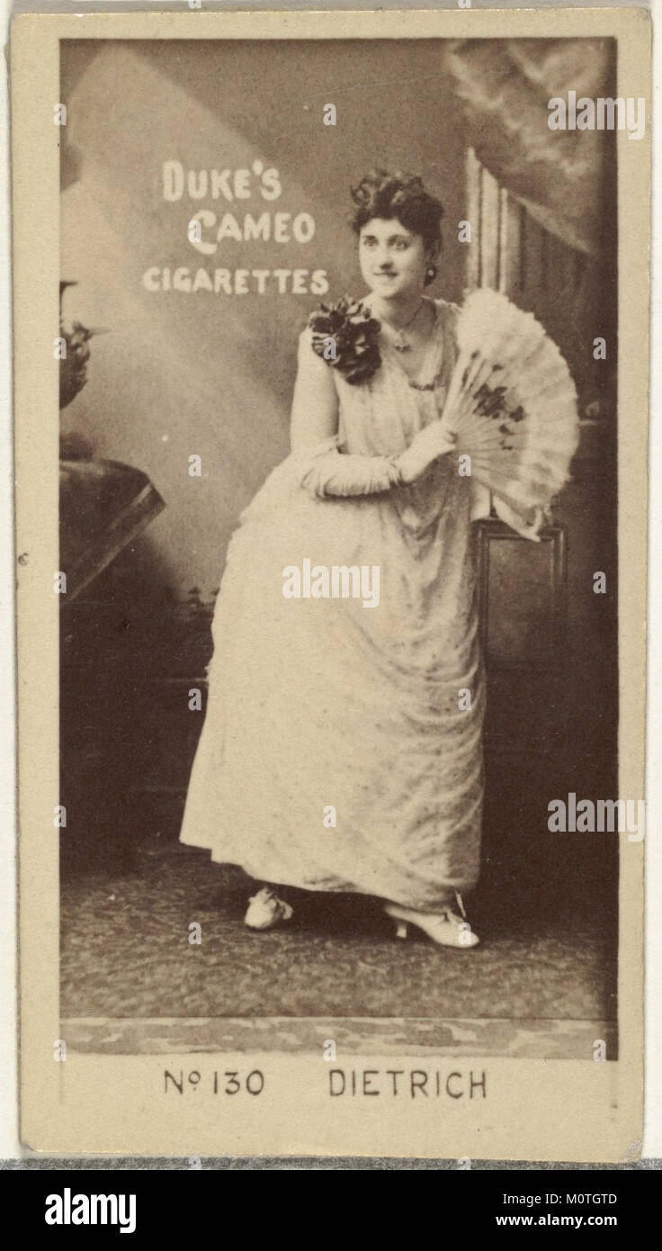 Diese Sammlerkarte aus der von Duke Sons & Co. Herausgegebenen Schauspielerserie zeigt Dietrich und war Teil einer Werbekampagne zur Werbung für Cameo-Zigaretten. Stockfoto