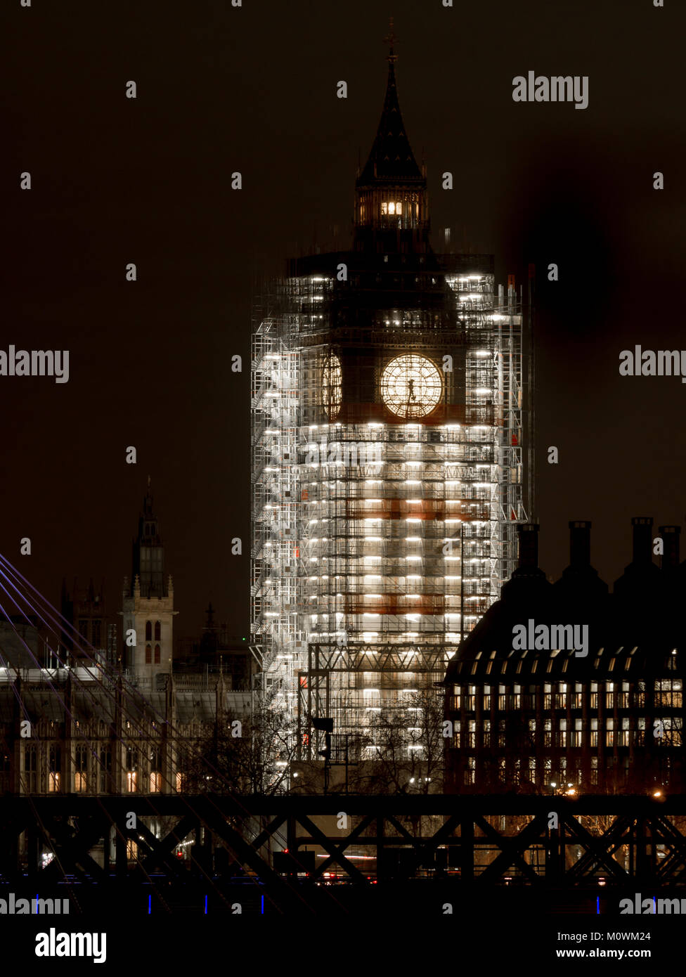 Großbritannien, England, London, Big Ben Gerüst Dämmerung vertikale Stockfoto