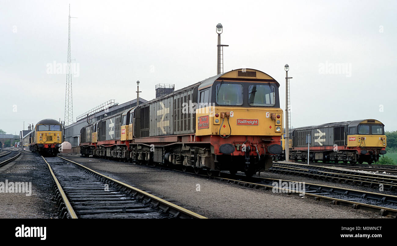 Verschiedene Lokomotiven außerhalb Shirebrook Motive Power-Depot in England Stockfoto