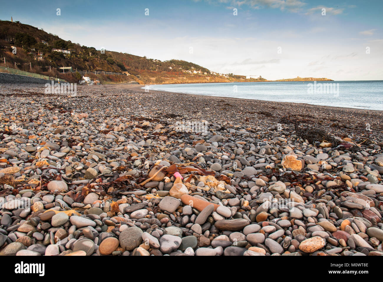 Killiney Beach mit Blick auf Sorrento Terrasse Stockfoto