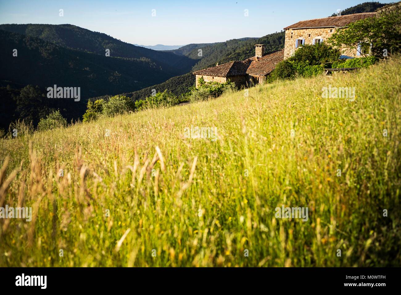 Frankreich, Ardèche, Beaumont, Hameau de la Roche, Beaume river valley Stockfoto