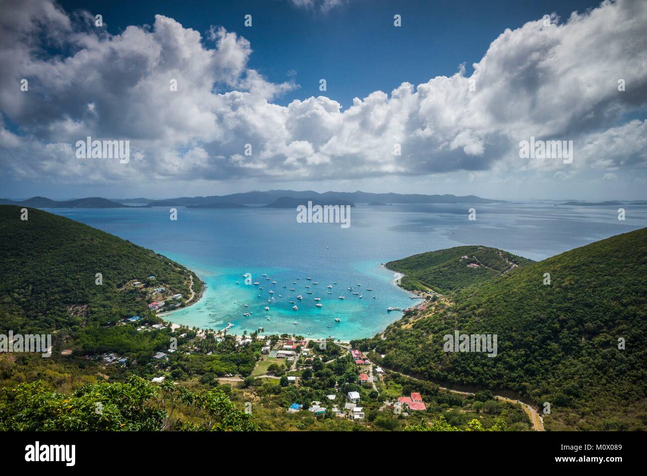 Britische Jungferninseln, Jost Van Dyke, Great Harbour, Erhöhte Ansicht von Majohnny Hill Stockfoto