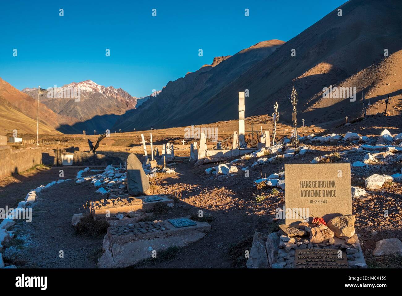 Argentinien, Mendoza, Provinz, Las Cuevas, Cementerio Andinista, Friedhof für Bergsteiger, der starb auf dem Cerro Aconcagua Stockfoto