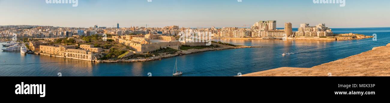 Malta, Valletta, als Weltkulturerbe von der UNESCO, der die Insel Manoel fort, und die sliema Bezirk an der Unterseite Stockfoto