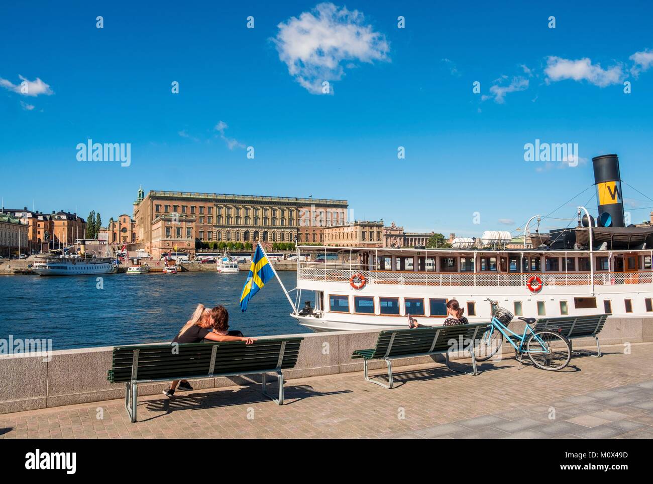 Schweden, Stockholm Ostermalm Bezirk, Quai Sodra Blasieholmskajen, Blick auf die Altstadt Gamla Stan. Stockfoto